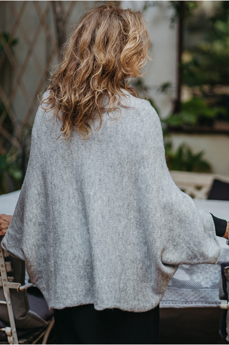 Gyapjú poncsó pulóver