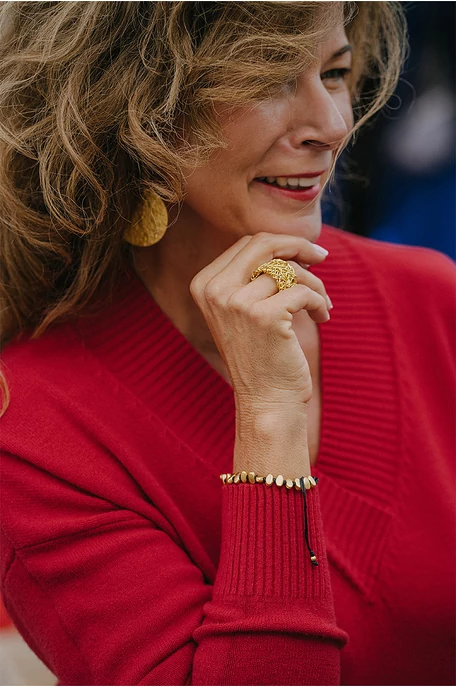 Ovális gyöngyös karkötő