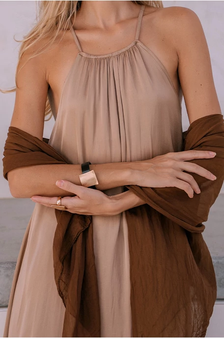 Karkötő négyzetes medállal