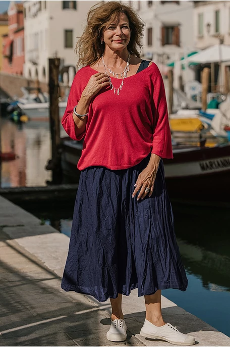 V nyakú hurkolt felső