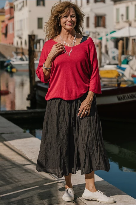 V nyakú hurkolt felső