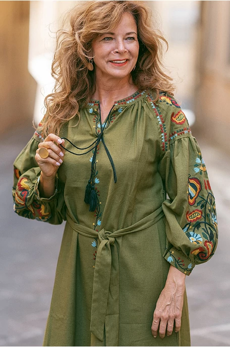 Ruha hímzéssel