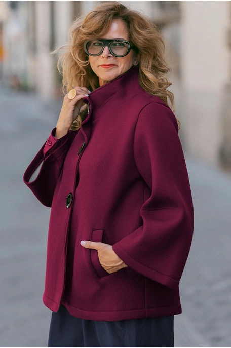 Kabát nagy gombokkal