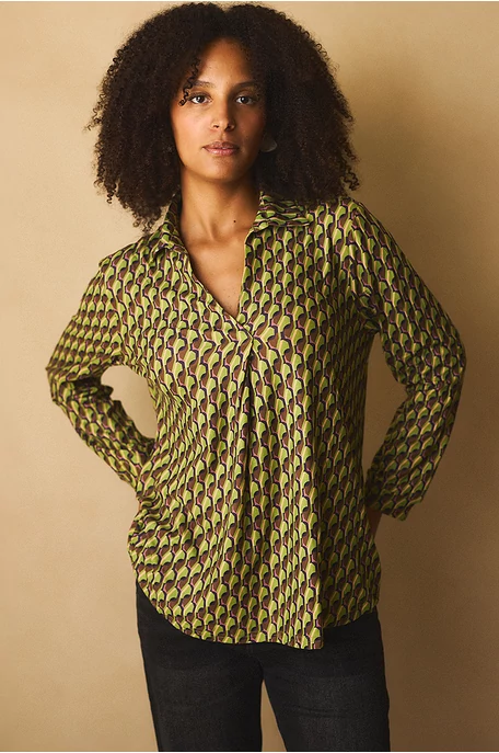 Galléros mintás blúz