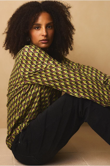 Galléros mintás blúz