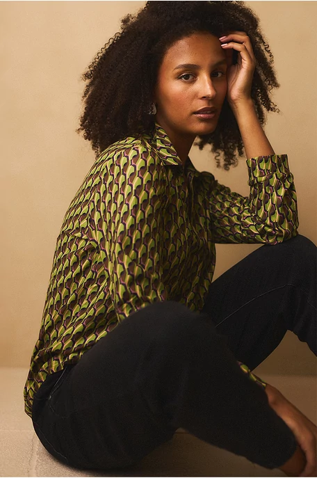 Galléros mintás blúz