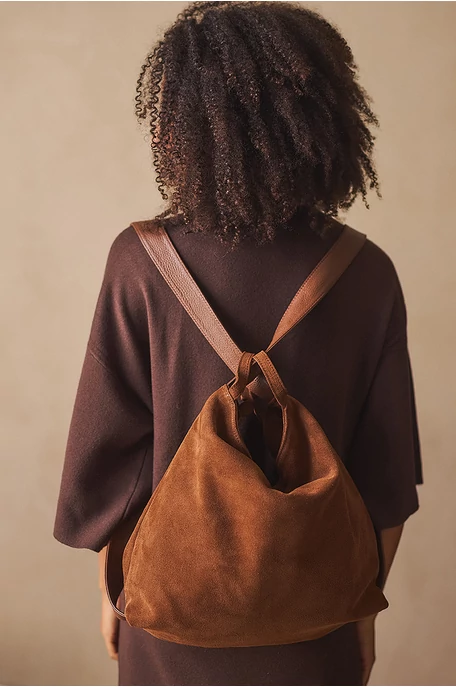 Háton is viselhető táska