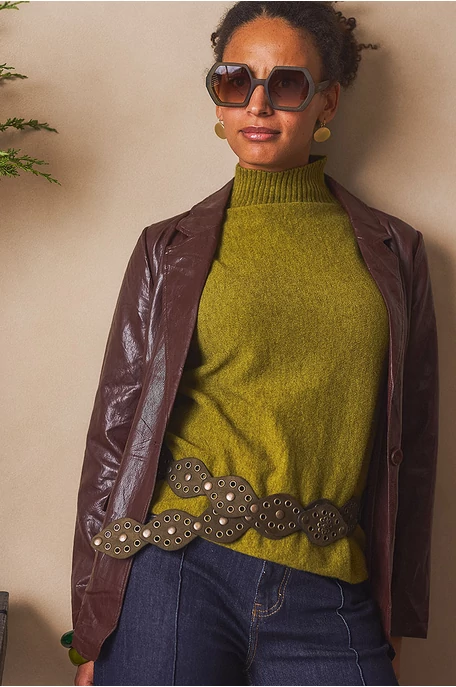 Szegecses, kapcsos öv