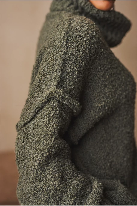 Buklé garbós pulóver