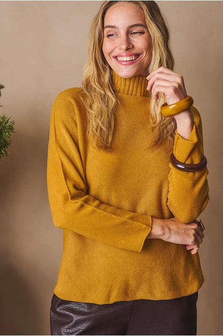 T-ujjú garbó pulóver