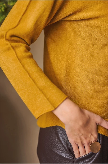 T-ujjú garbó pulóver