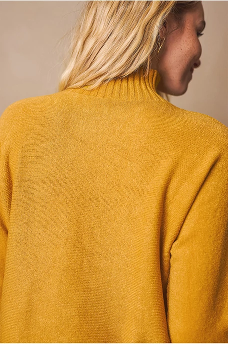 T-ujjú garbó pulóver