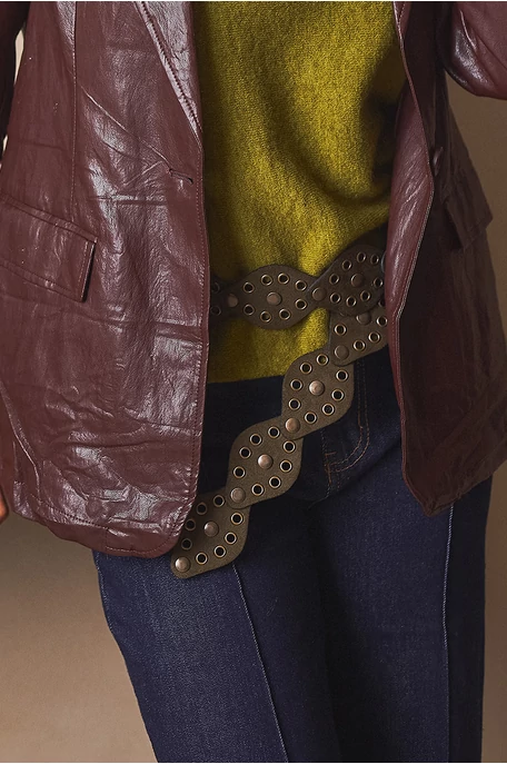 Szegecses, kapcsos öv