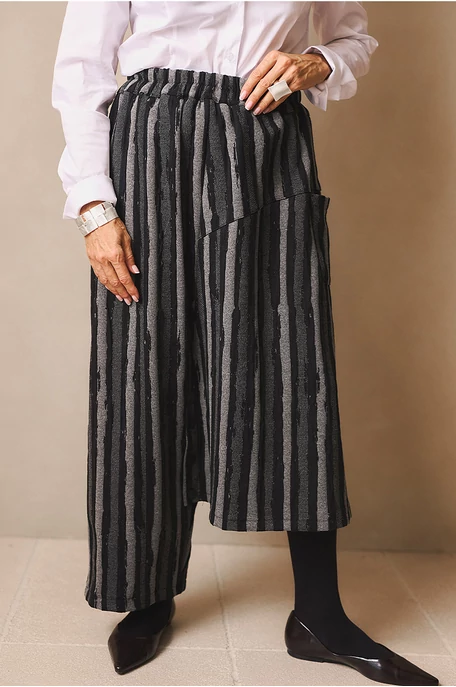 Avantgard nadrágszoknya