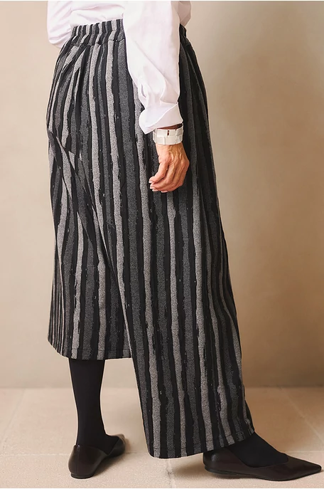 Avantgard nadrágszoknya