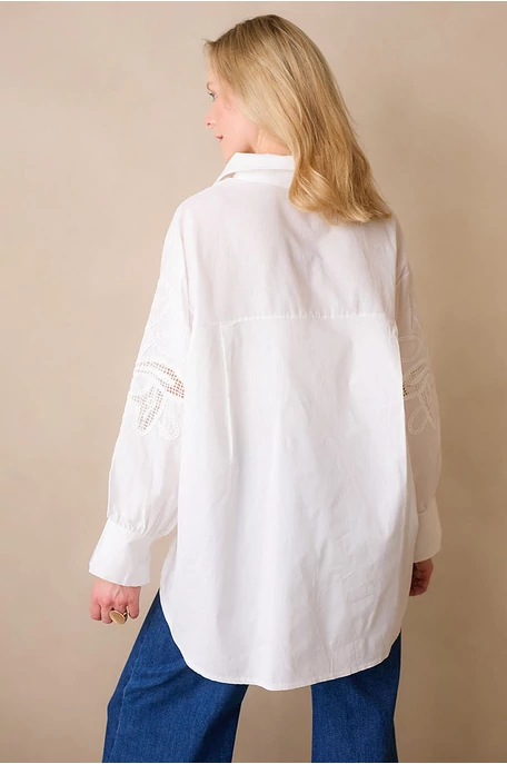 Blúz madeirás ujjal