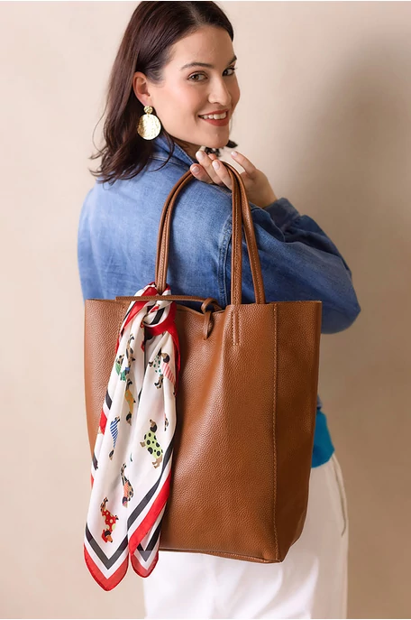 Bőr táska kötővel