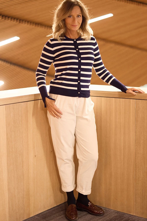 Kordbársony nadrág övvel Kordbársony nadrág övvel