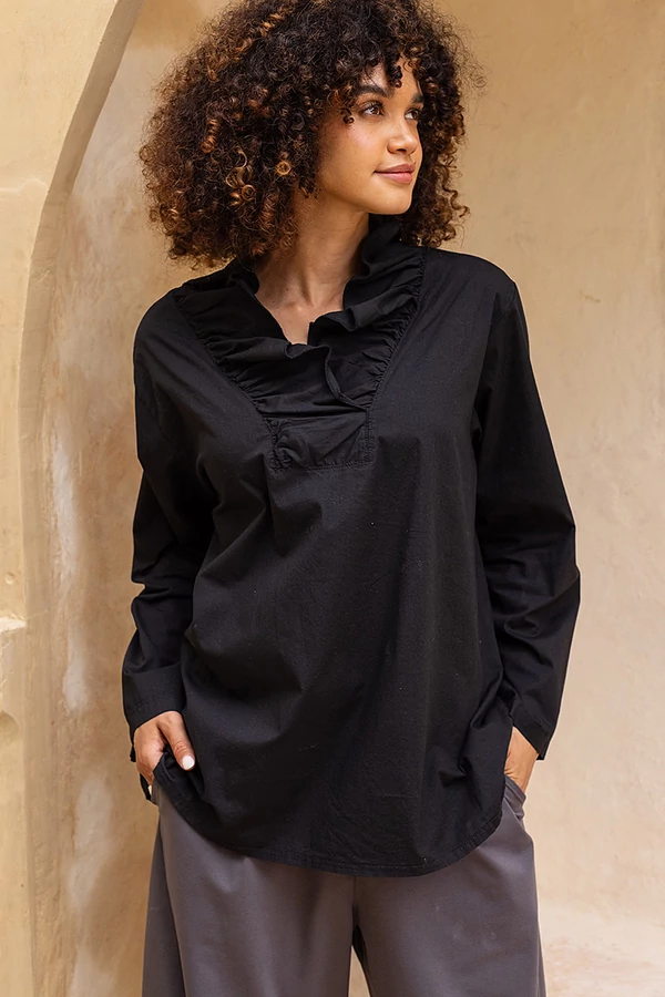 Fodros nyakú blúz Fodros nyakú blúz