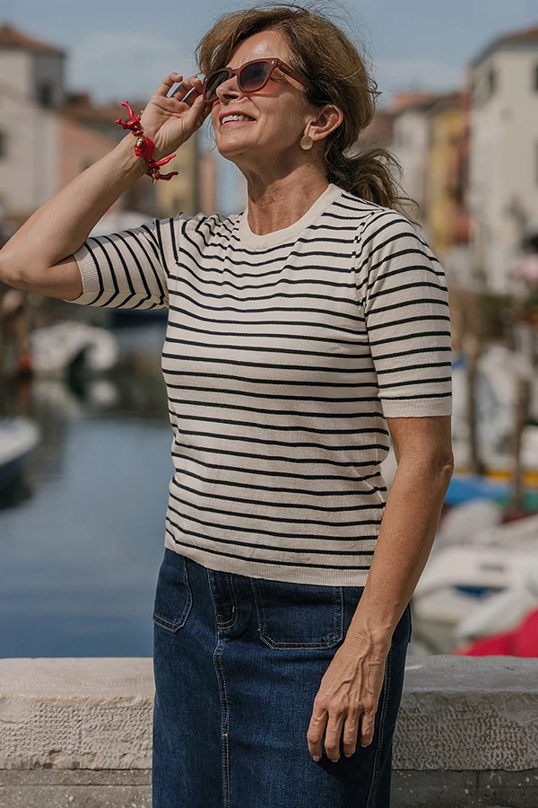 Csíkos rövid ujjú felső Csíkos rövid ujjú felső