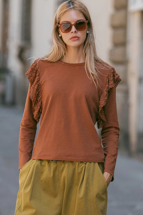 Felső  fodrokkal Felső  fodrokkal