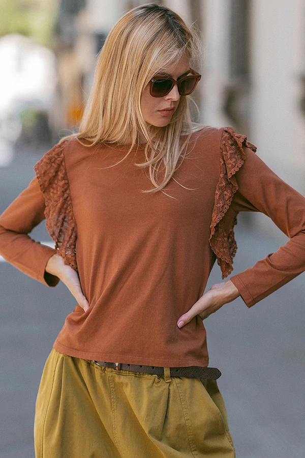 Felső  fodrokkal Felső  fodrokkal