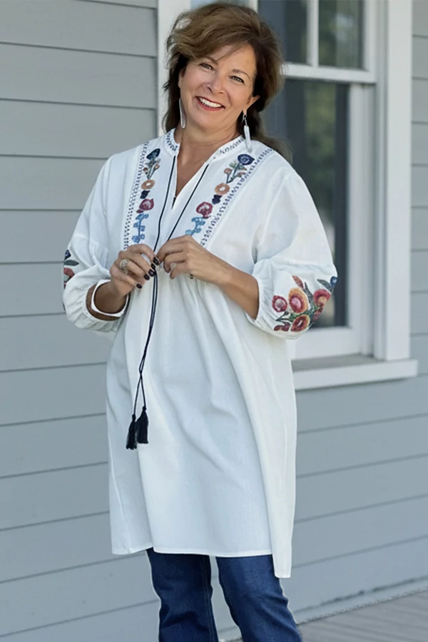 Tunika hímzéssel Tunika hímzéssel