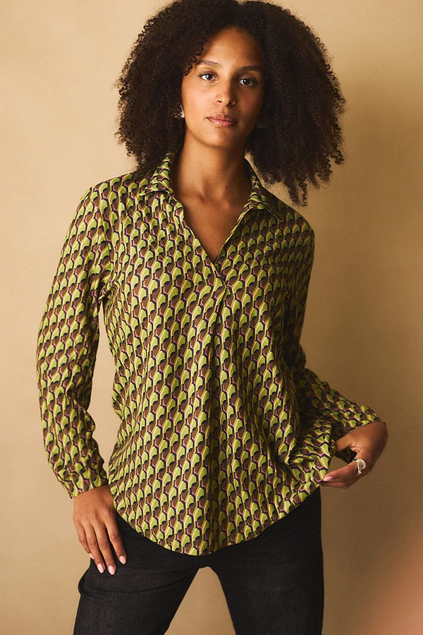 Galléros mintás blúz Galléros mintás blúz