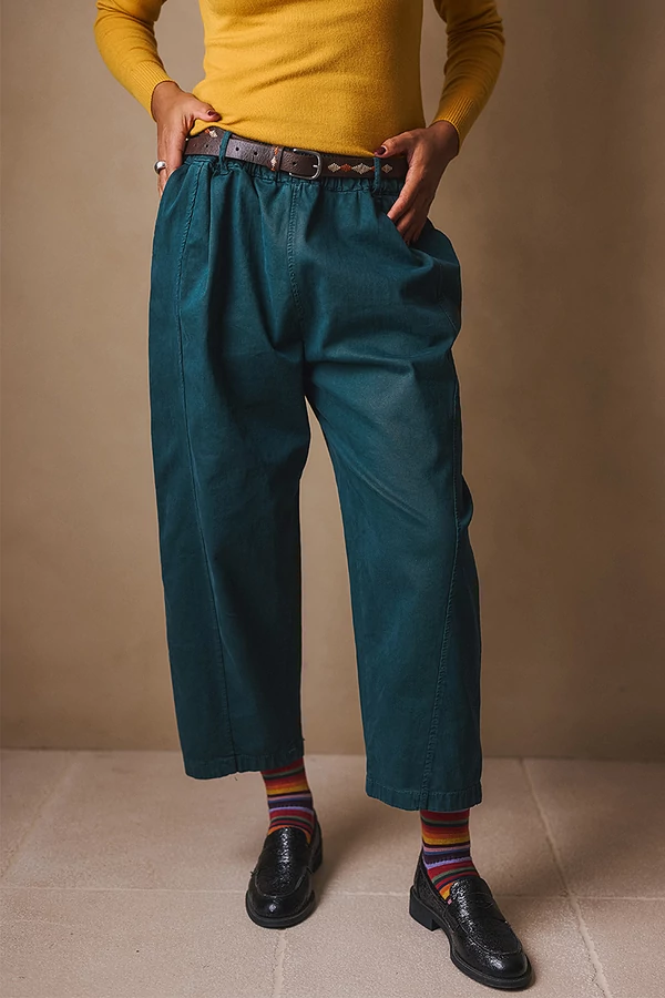 Nadrág övvel Nadrág övvel