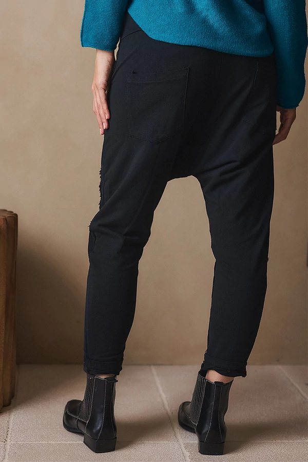 Mikrobársony ülepes nadrág varrásokkal Mikrobársony ülepes nadrág varrásokkal