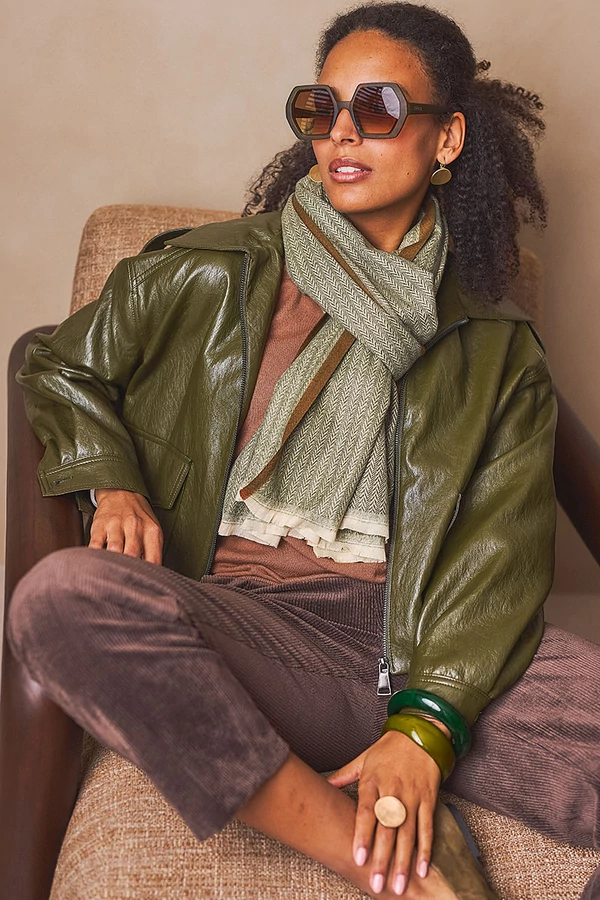 Hatszögletes napszemüveg