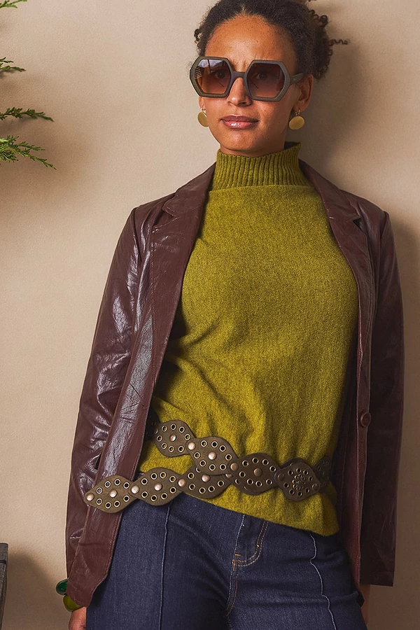 Szegecses, kapcsos öv