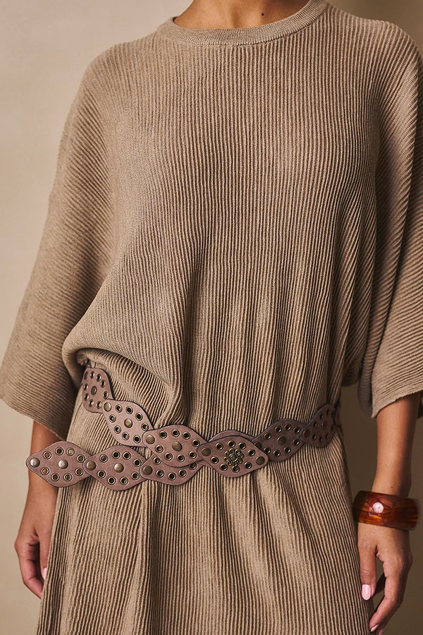 Szegecses, kapcsos öv