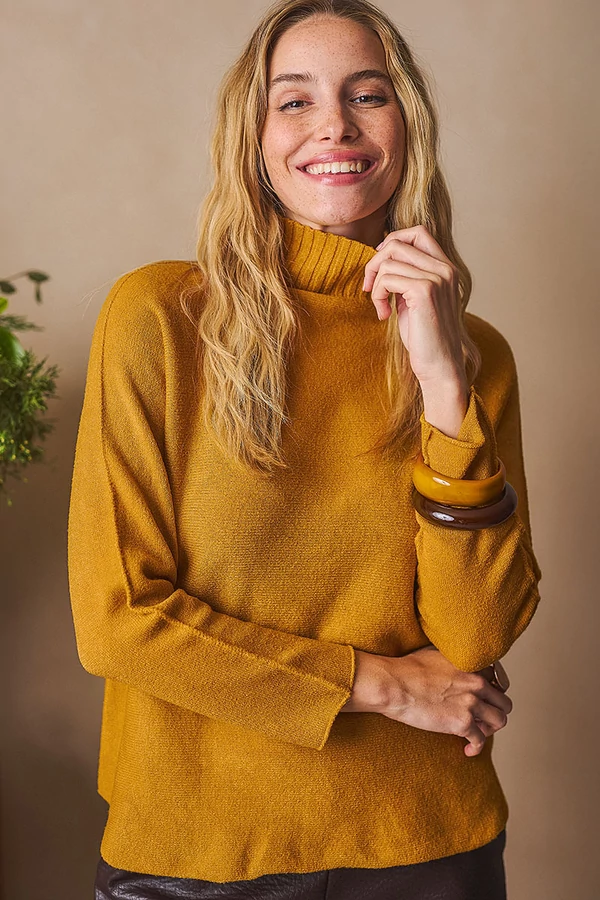 T-ujjú garbó pulóver