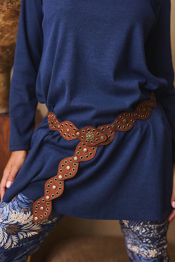 Szegecses, kapcsos öv