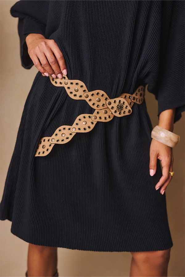 Szegecses, kapcsos öv