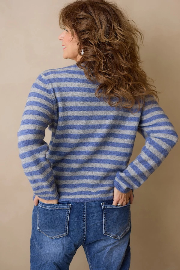 Csíkos pulóver gyapjúval