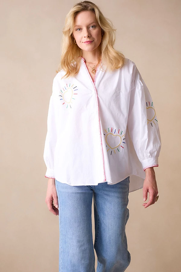 Blúz hímzésekkel
