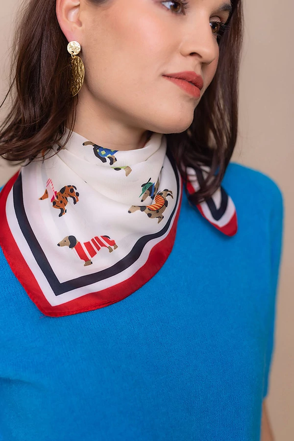 Tacsi-mintás kendő